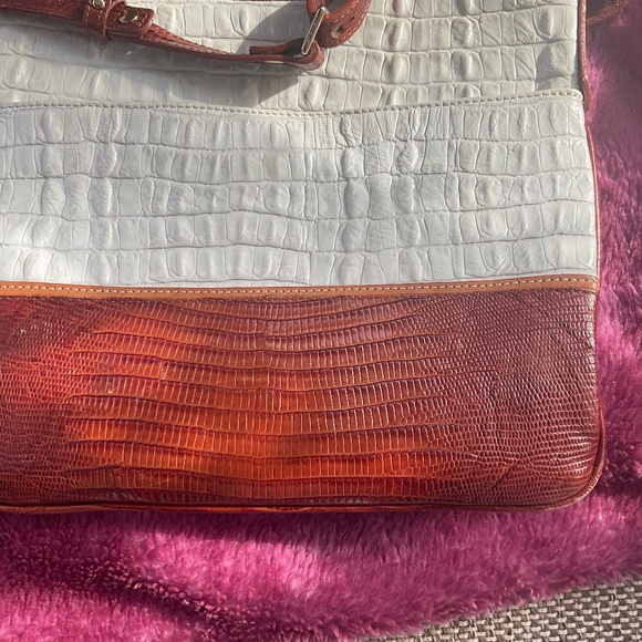 Brahmin leather tan and ivory crossbody. - Picture 4 of 14